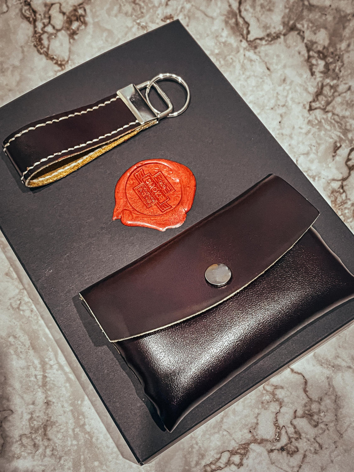 Handmade Women’s Leather Gift Set – Soft Spanish Leather Purse & Keychains | Mottled Wine Color | Elegant Gift for Her