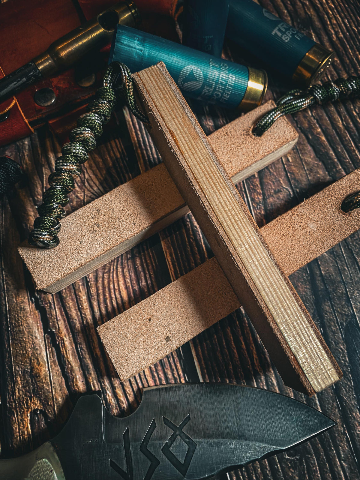 Handmade pocket strop for bushcraft and camping.