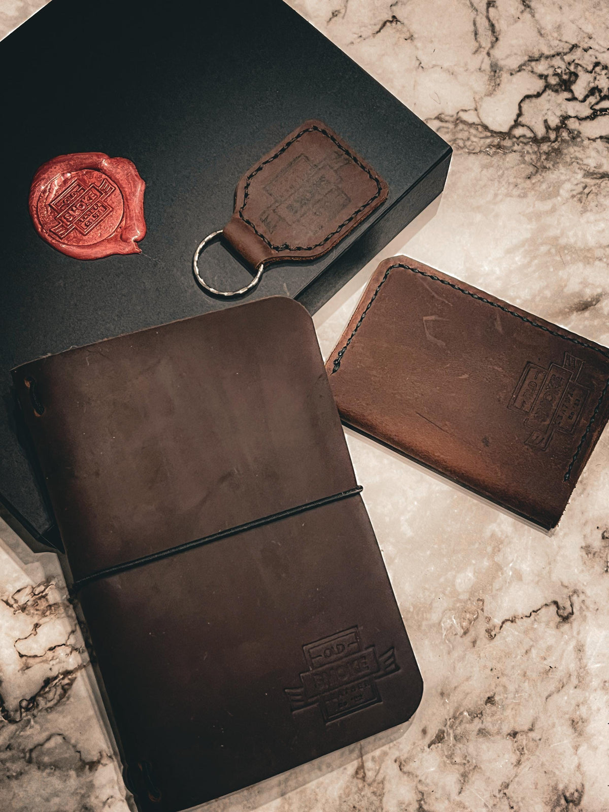 Handmade Leather Gift Set for Men, Women – Personalized Travel Journal, Bifold Wallet & Leather Keyring – Rustic Full Grain Leather Gift Box
