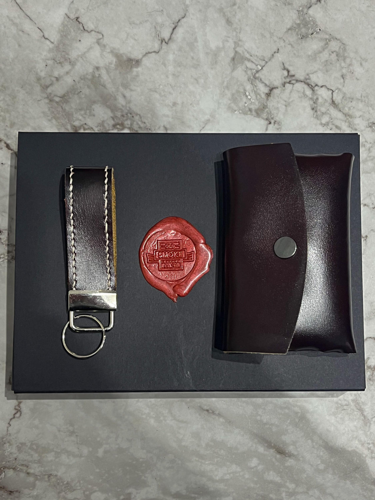 Handmade Women’s Leather Gift Set – Soft Spanish Leather Purse & Keychains | Mottled Wine Color | Elegant Gift for Her