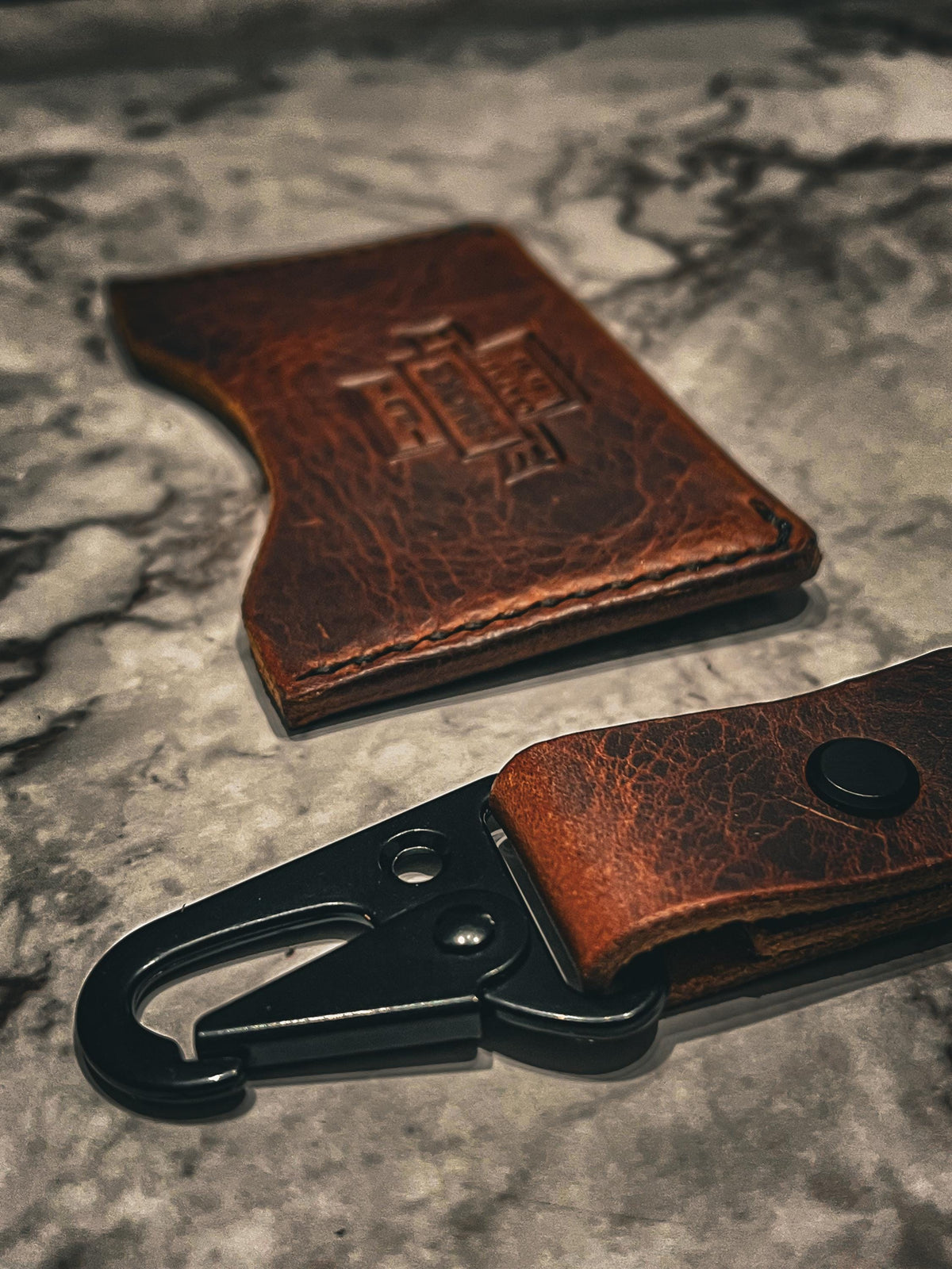 Handmade Leather Gift Set – Crazy Horse Leather Keychain & Front Pocket Card Holder | Minimalist Men’s Gift | Personalized Anniversary Gift