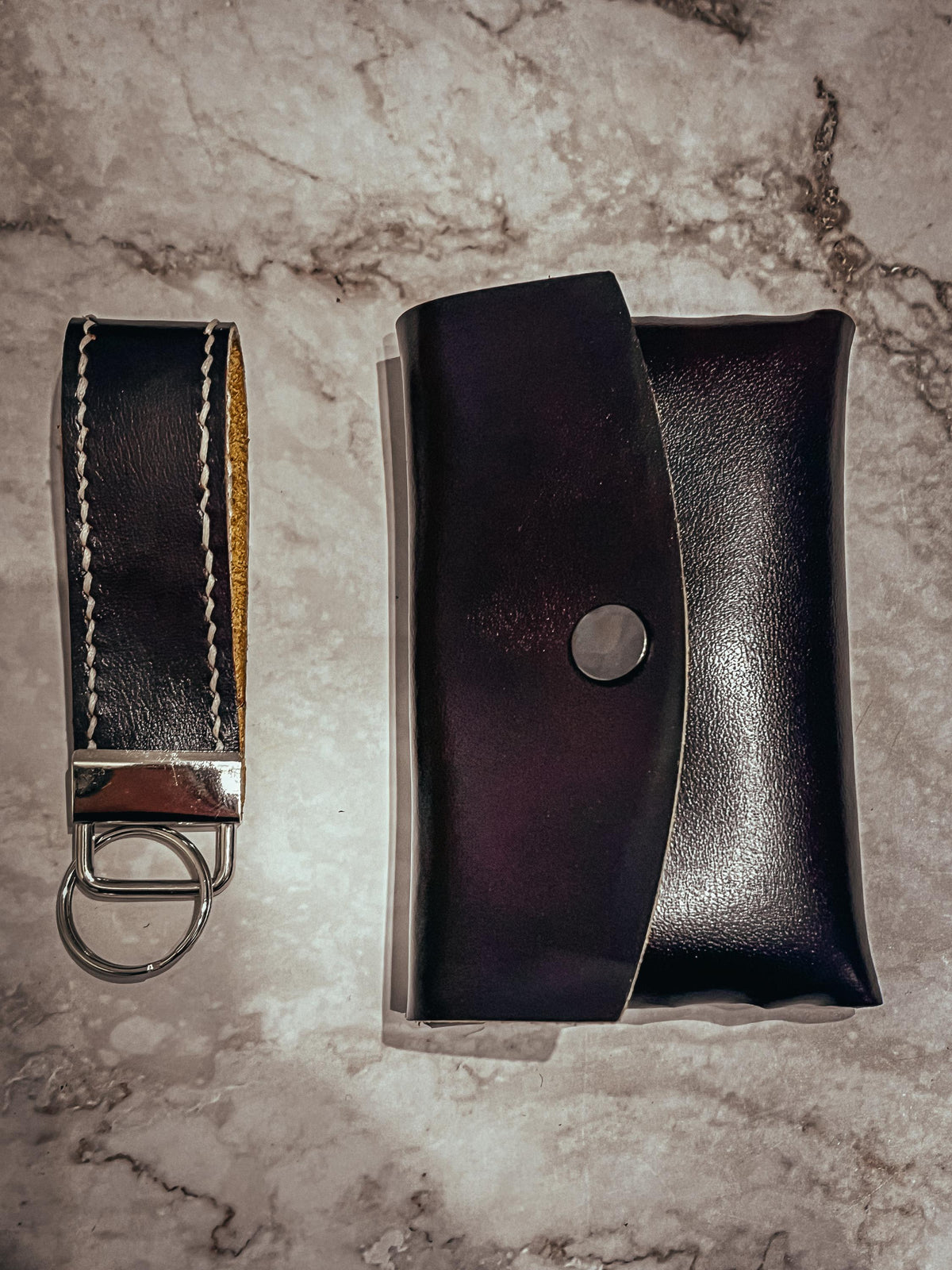 Handmade Women’s Leather Gift Set – Soft Spanish Leather Purse & Keychains | Mottled Wine Color | Elegant Gift for Her