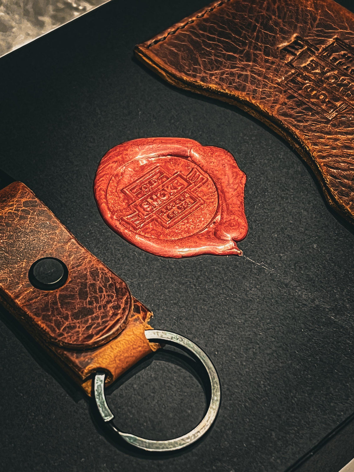 Handmade Leather Gift Set – Crazy Horse Leather Keychain & Front Pocket Card Holder | Minimalist Men’s Gift | Personalized Anniversary Gift