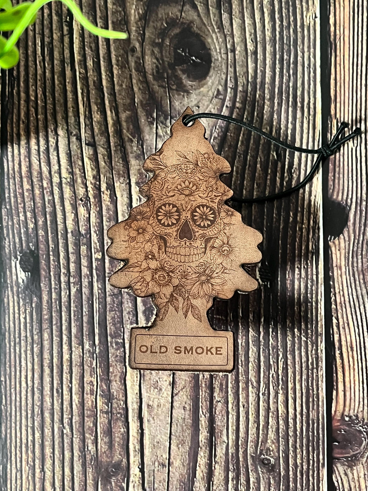 Handmade Leather Rear View Mirror Hanging Tree – Full Grain Vegetable Tanned Leather Car Charm